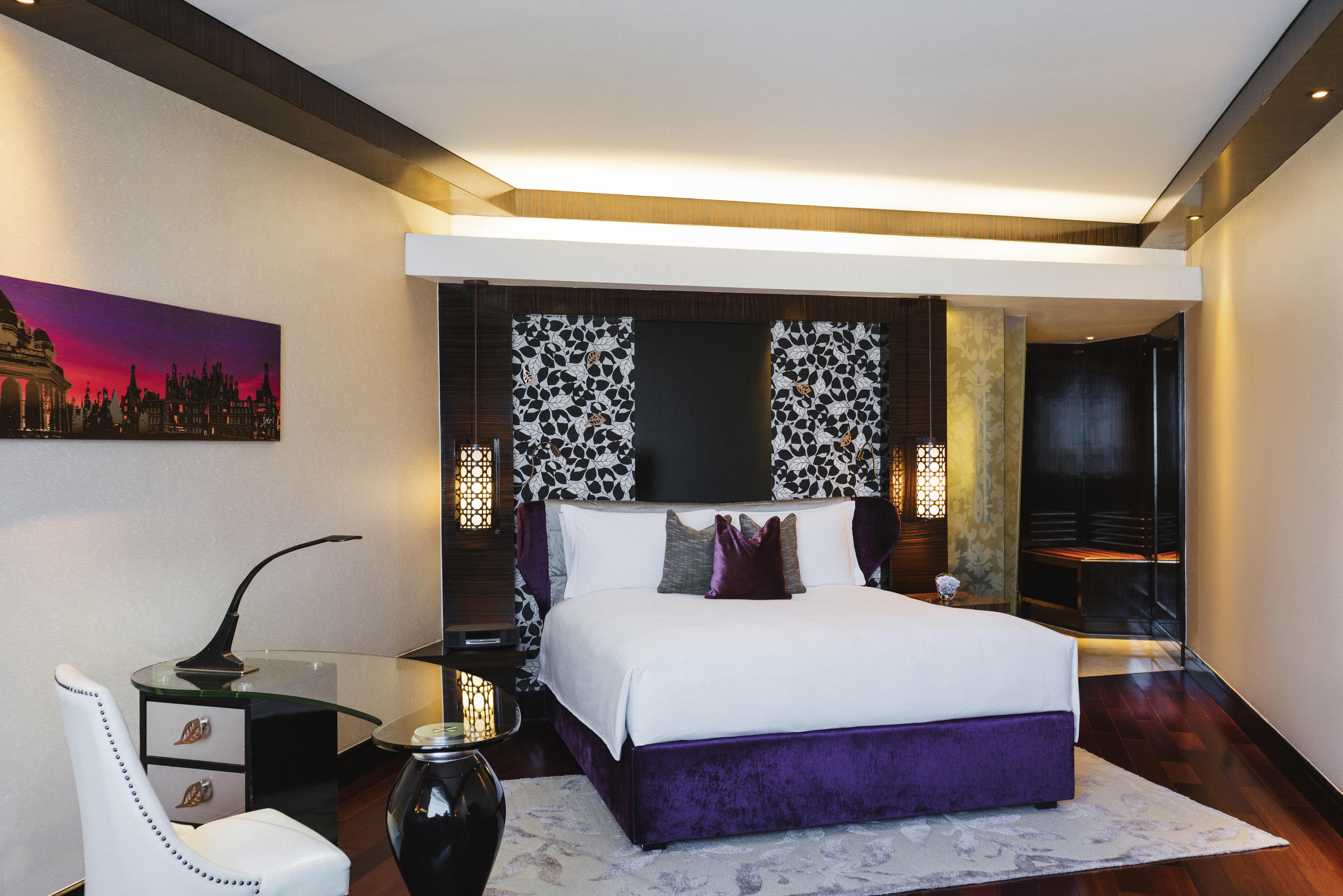 Sofitel Mumbai BKC Hotel Bagian luar foto A bedroom at the Taj Mahal Palace
