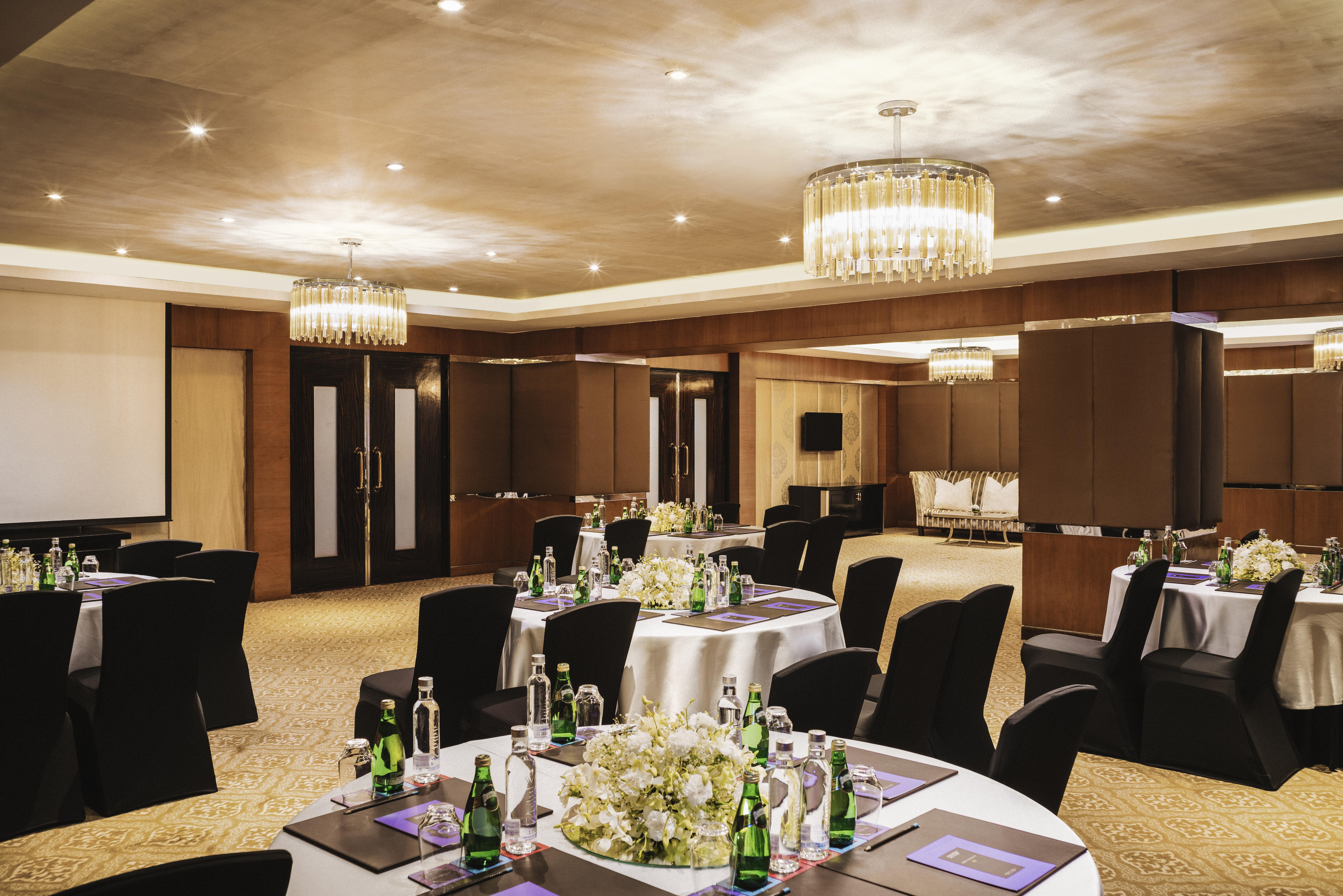 Sofitel Mumbai BKC Hotel Bagian luar foto The ballroom