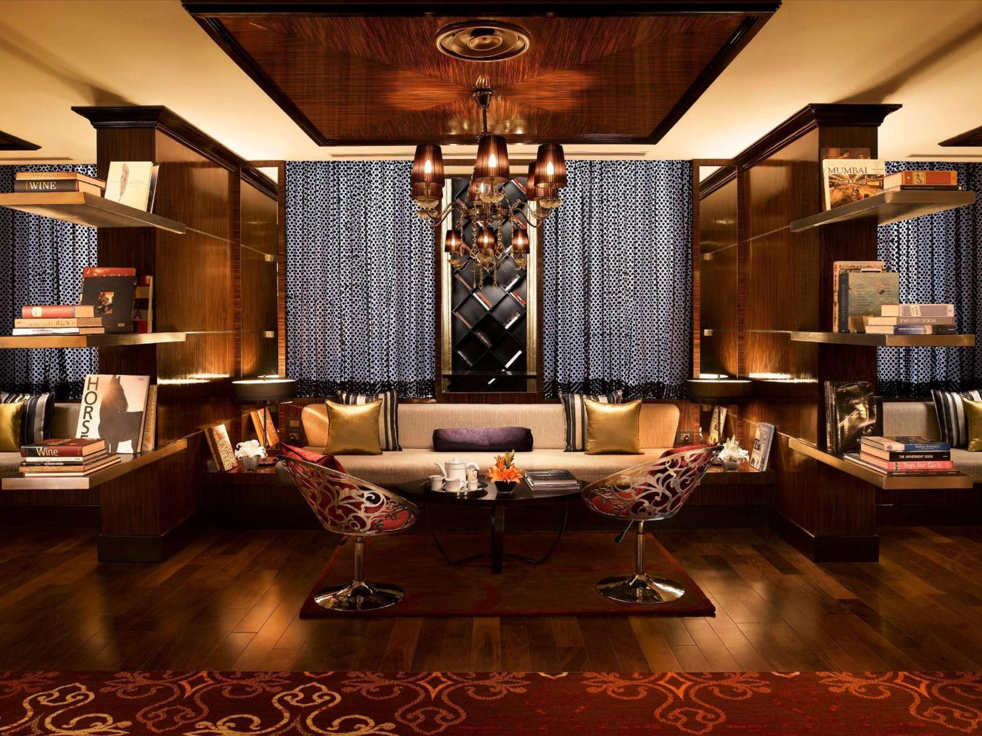 Sofitel Mumbai BKC Hotel Bagian luar foto Library